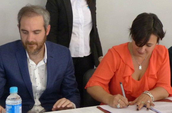 Firma de convenio con la provincia