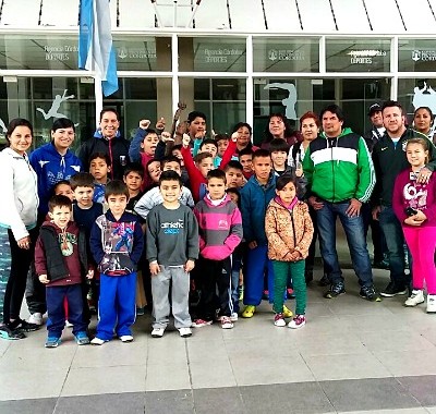 eSCUELAS DE DEPORTESVISITAN EL ESTADIO MARIO ALBERTO KEMPES