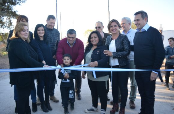 Inauguración de pavimento en Estación Juárez Celman - Myrian Prunotto - Ramón Mestre (7)