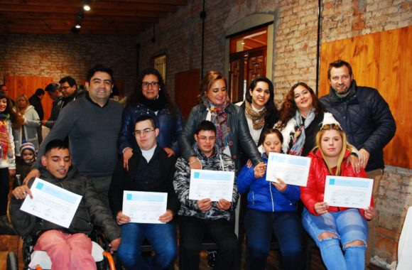 Entrega de certificados Promover en Estación Juárez Celman (1)