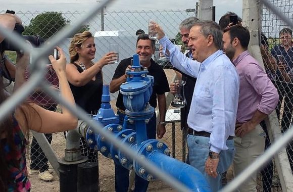 Junto al gobernador de Córdoba, Juan Schiaretti inauguramos una nueva obra de perforación. Estacion Juarez Celman Gestion Myrian Prunotto