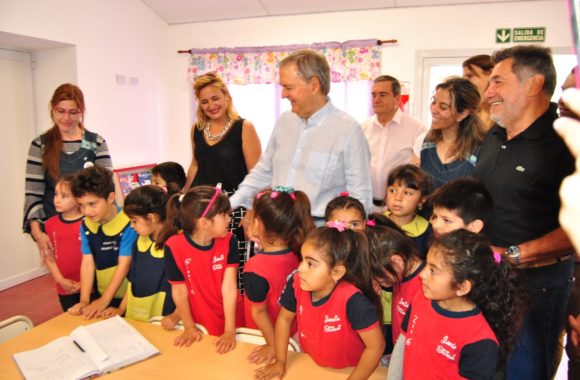 Myrian Prunotto y Juan Schiaretti inauguran nuevas salas de 3 años en Estación Juarez Celman